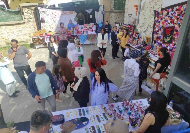 Sasonda Halk Eğitim Merkezi kursiyerleri çalışmalarını sergiledi