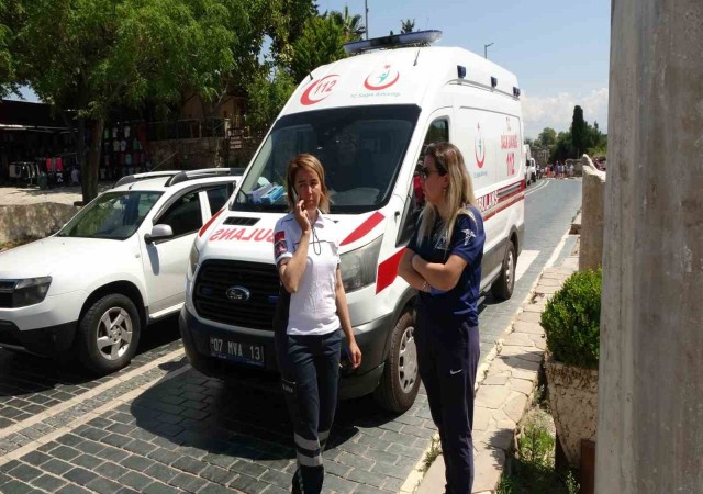 Side Antik Kentinde eylem yaptılar, ambulansa bile yol vermediler