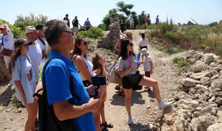 Sideye gelen turist kafilelerinden tarihi eserlerin restorasyonuna ilgi