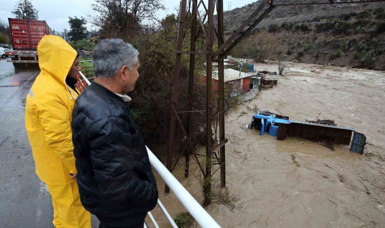 Şilide sellerde bin 421 ev yıkıldı