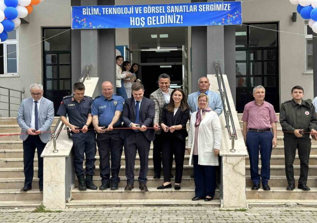 Simavda Bilim Teknoloji ve Görsel Sanatlar sergisi