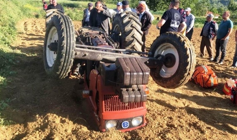 Simavda devrilen traktörün altında kalan çiftçi hayatını kaybetti