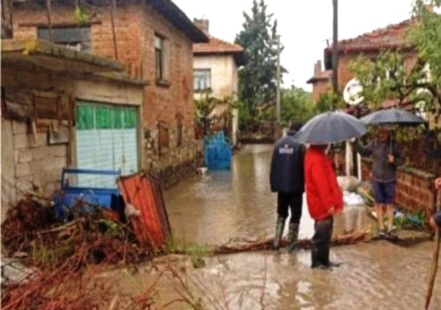 Simavlılar sağanak yağışlardan olumsuz etkilendi