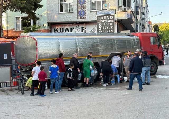 Sinopta vatandaşlara tankerlerle su dağıtılıyor