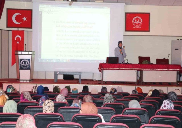 Sivasta hacı adaylarına seminer verildi