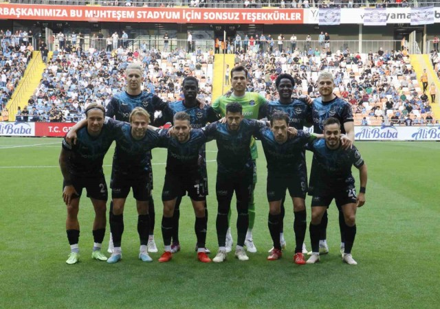 Spor Toto Süper Lig: Adana Demirspor: 1 - Başakşehir: 2 (İlk yarı)