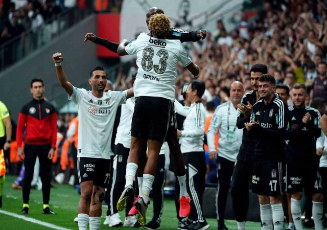 Spor Toto Süper Lig: Beşiktaş: 1 - Konyaspor: 0 (Maç devam ediyor)