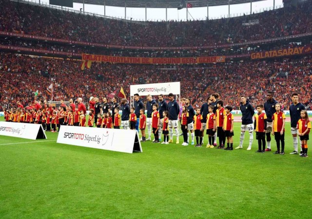 Spor Toto Süper Lig: Galatasaray: 0 - Fenerbahçe: 0 (Maç devam ediyor)