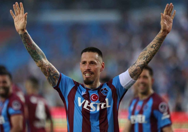 Spor Toto Süper Lig: Trabzonspor: 4 - Alanyaspor: 1 (İlk yarı)