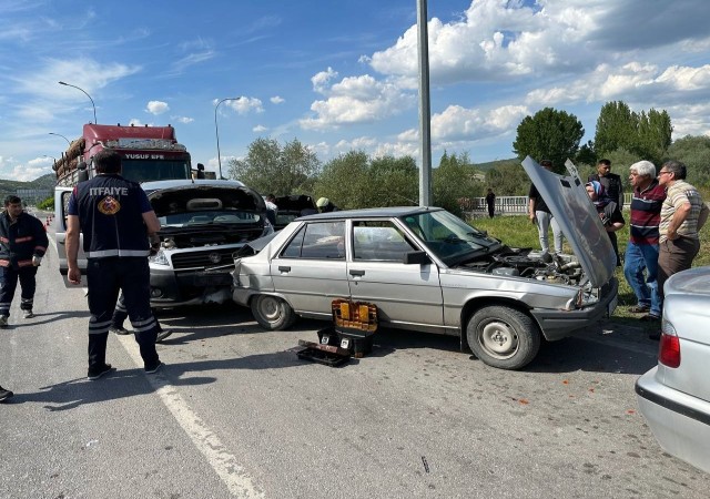 Tavşanlıda zincirleme trafik kazası: 2 yaralı