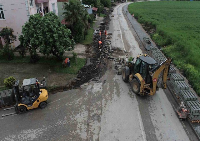 Tekkeköye 2,5 km uzunluğunda çift yönlü kaldırım