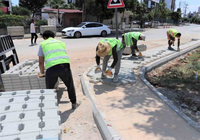 Toroslardaki kaldırım çalışmaları Çağdaşkentde devam ediyor