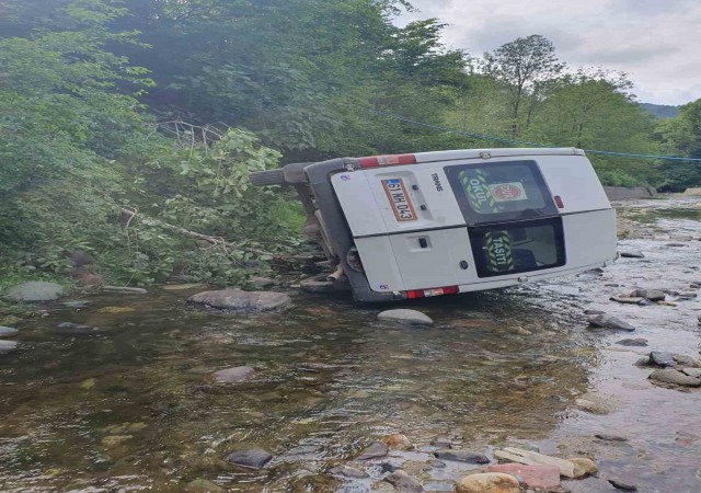 Trabzonda trafik kazası: 1i ağır 5 yaralı