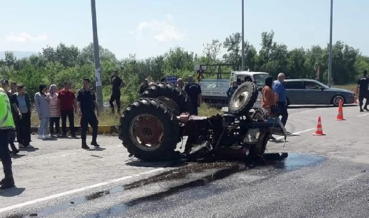 Traktör ile cip kavşakta çarpıştı: 1 ölü, 2 yaralı