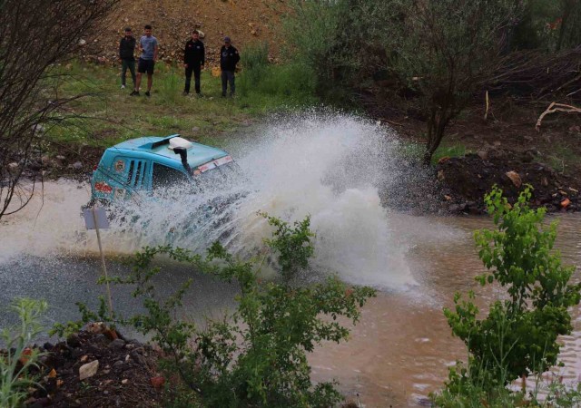 Türkiye Offroad Şampiyonasında sporcular Kızılcahamamda kozlarını paylaştı