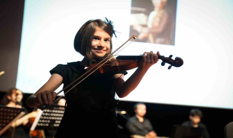 Ümraniye Belediyesi müzik akademisi öğrencilerinden yıl sonu konseri