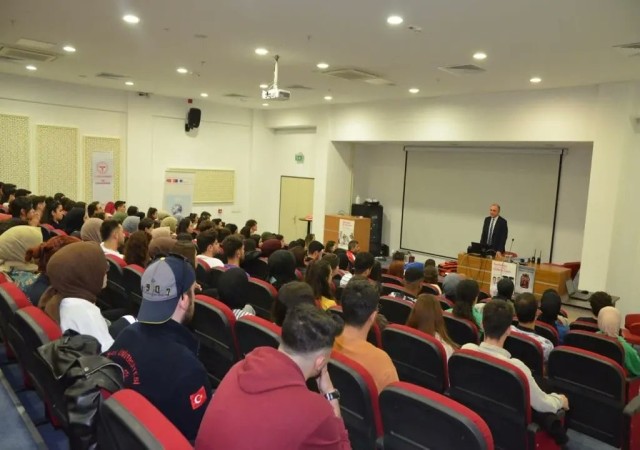 Uşak Sağlık Müdürlüğünden mezun öğrencilere paramedik eğitimi