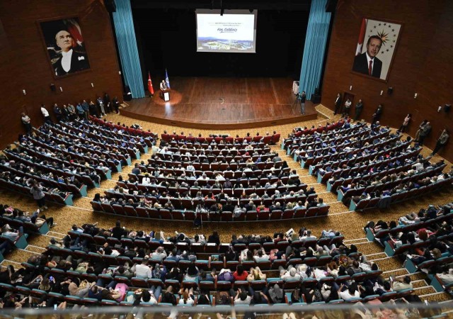 Uşak Üniversitesi Tıp Fakültesi ilk mezunlarını verdi