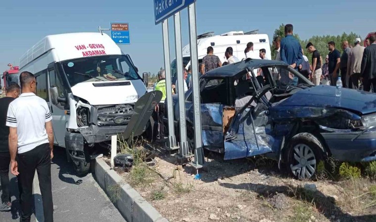 Vanda trafik kazası: 5 yaralı