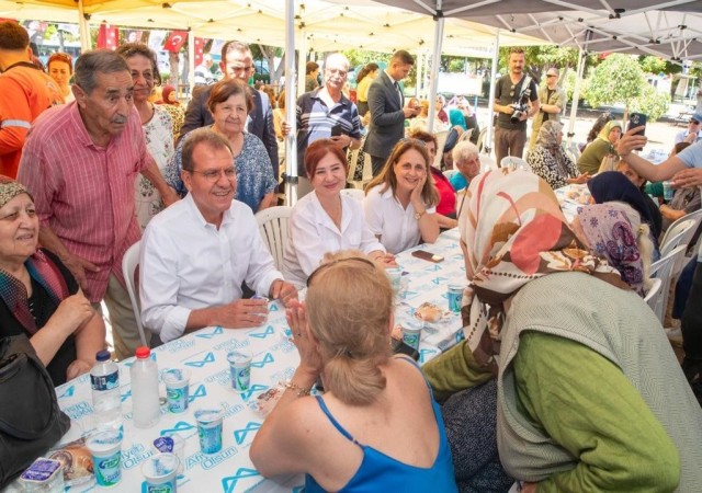 Yaşalmış vatandaşlar 80ler buluşmasında yaza merhaba dedi