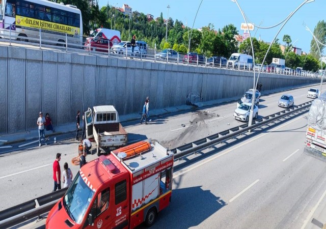 Zincirleme kazada can pazarı yaşandı; 1i ağır 6 yaralı