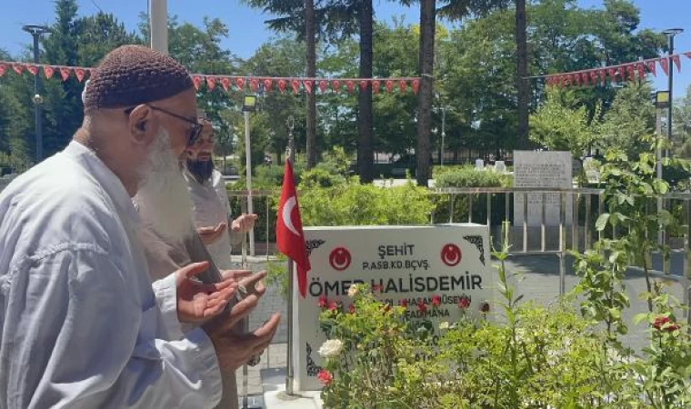 15 Temmuz kahramanı Ömer Halisdemir’in kabrine ziyaretçi akını