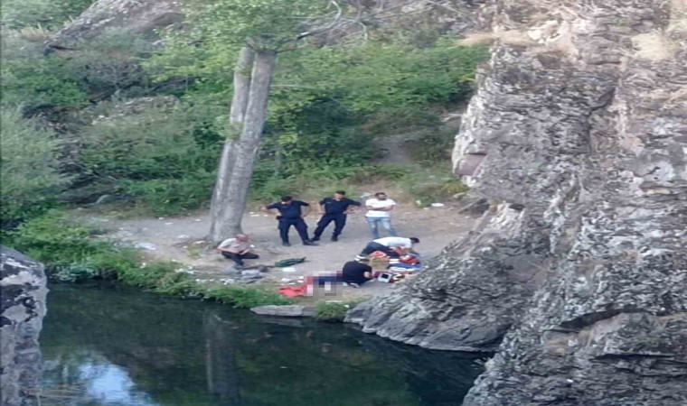 17 yaşındaki çocuk serinlemek için girdiği suda boğuldu