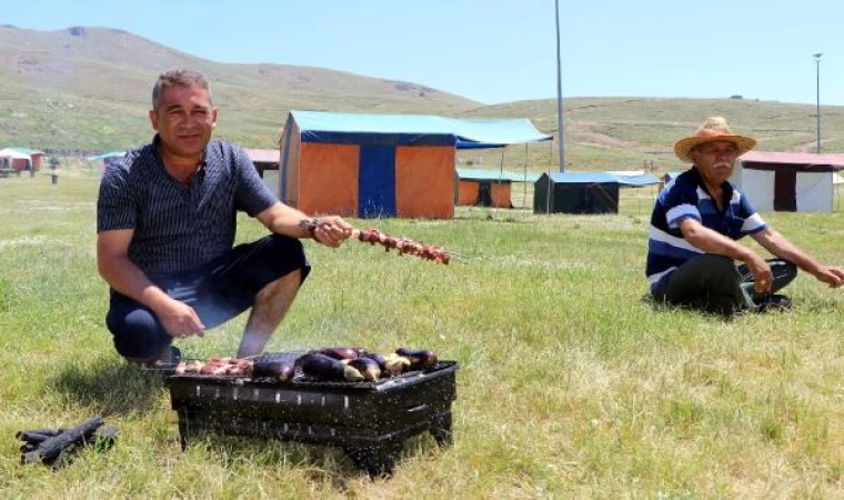 2 bin 200 metredeki yaylada çadır tatili