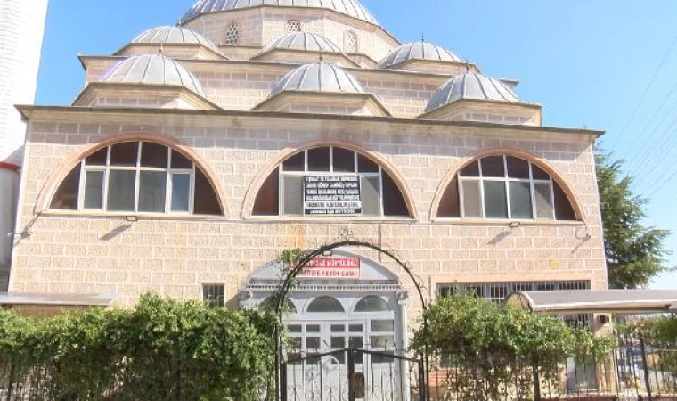 6 Şubat depreminde hasar gören Ankara’daki cami ibadete kapatıldı