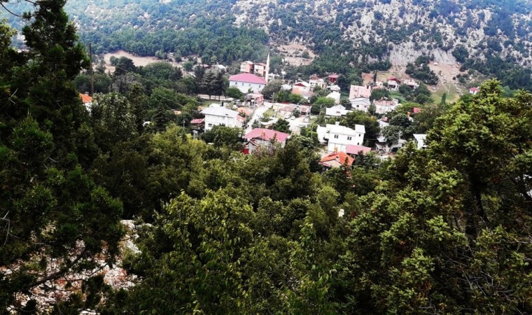 Adana Karaisalının Etekli Mahallesinde su sıkıntısı