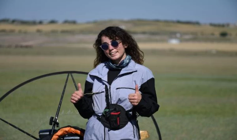 Adana’dan Mersin’e paramotor ile uçtu