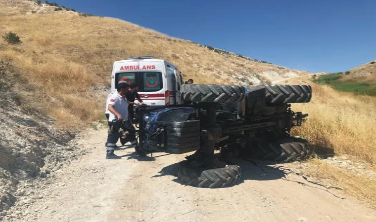 Adıyaman’da traktör devrildi: 1 ölü, 1 yaralı