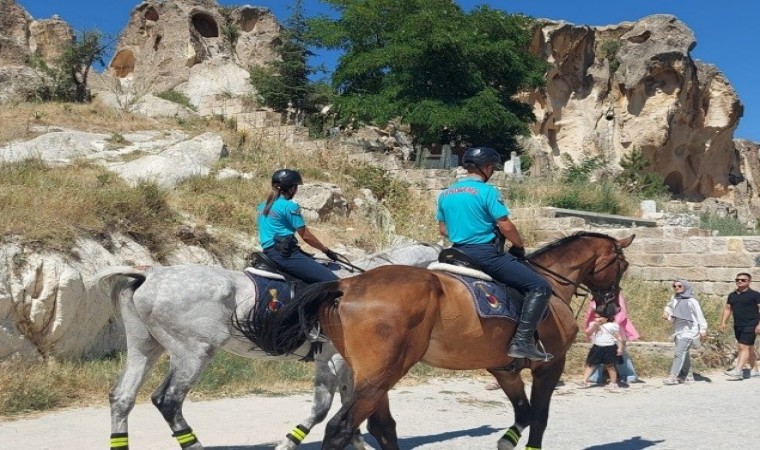 Afyonkarahisarda Atlı Jandarma Timi göreve başladı