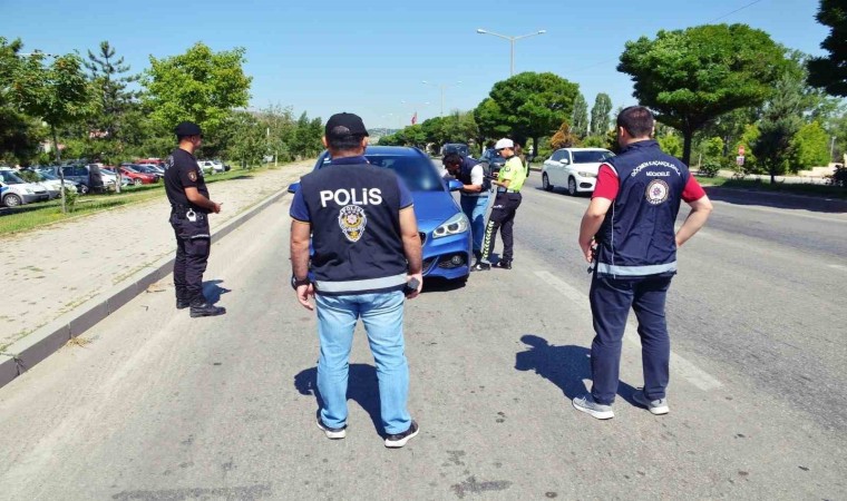 Afyonkarahisarda düzensiz göçmen denetimi