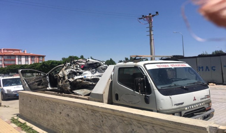 Afyonkarahisarda trafik kazası 1 ölü 3 yaralı