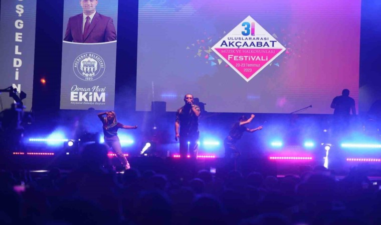 Akçaabatta festival coşkusu