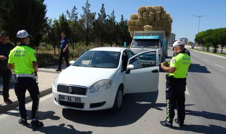 Aksarayda asayiş ve trafik uygulamaları gündüz de devam ediyor