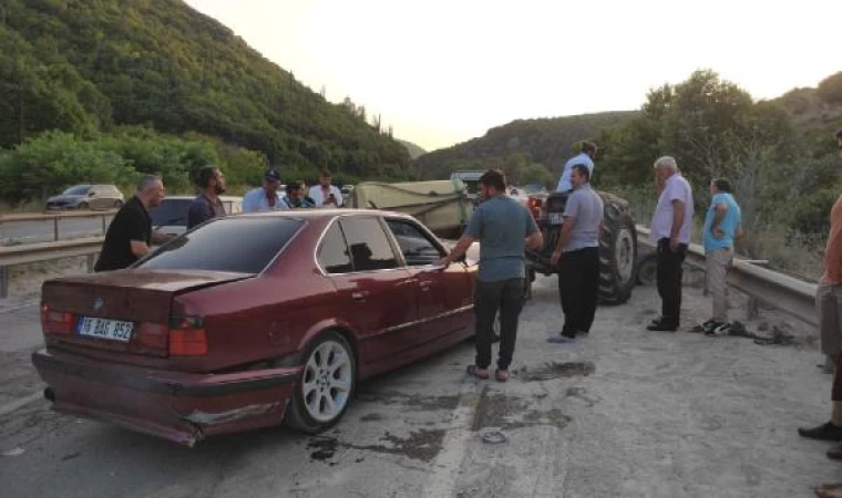 Alkollü otomobil sürücüsünün çarptığı traktördeki kadın yaralandı