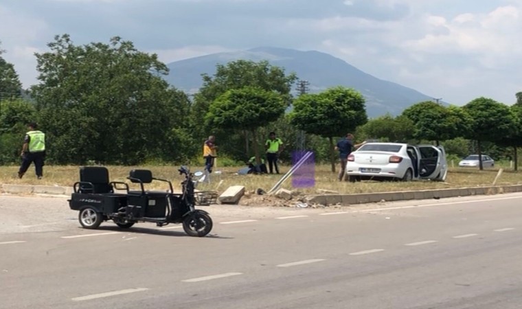 Amasyada otomobil elektrikli bisikletle çarpıştı: 5 yaralı