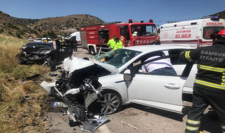 Amasya’da otomobiller kafa kafaya çarpıştı; 1 ölü, 5 yaralı