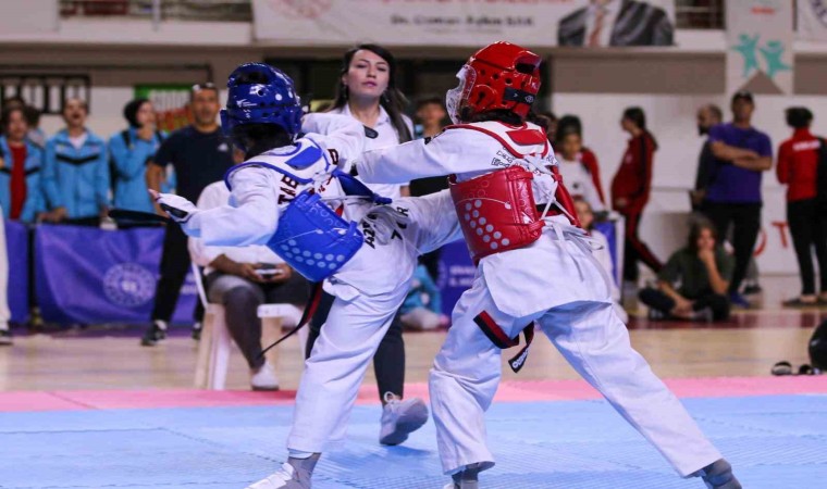 ANALİG taekwondo grup müsabakaları Sivasta başladı