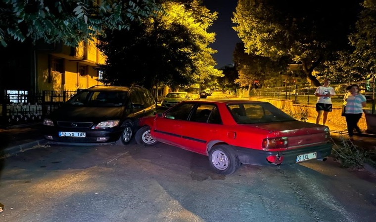 Ankarada park halindeki araca çarpan sürücü olay yerinden kaçtı