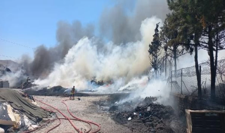 Ankara’da yatak fabrikası yandı