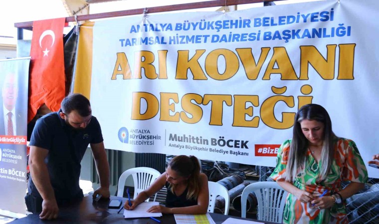 Antalya Büyükşehir Belediyesinden üreticilere kovan desteği