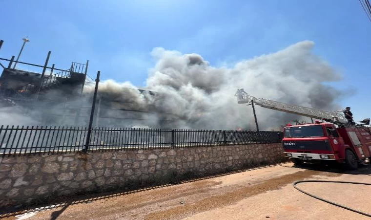 Antalya’da fabrika yangını