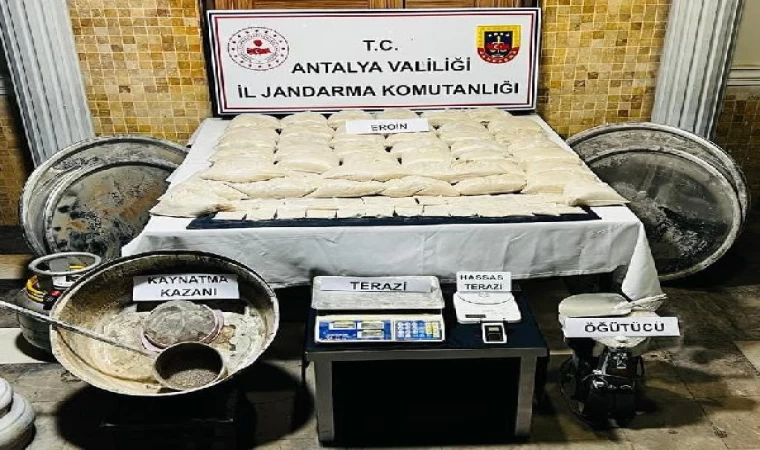 Antalya’da jandarma 68 kilo eroin ele geçirdi; 2 gözaltı