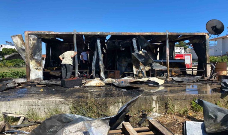 Antalyada otel personelinin kaldığı yangında konteyner kullanılamaz hale geldi