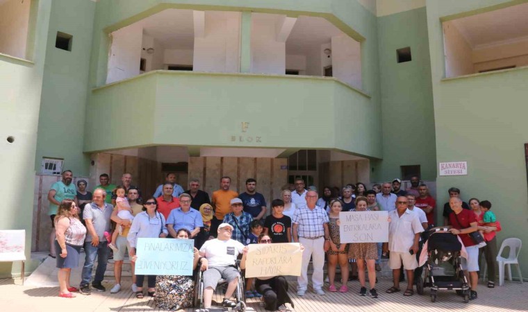 Antalyada tapusu olmayan 66 daireden oluşan 26 yıllık siteye mahkemeden yıkım kararı