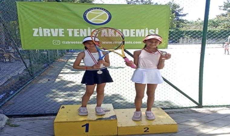 Antalyadaki tenis turnuvasında Kaya kardeşler ikinci oldu