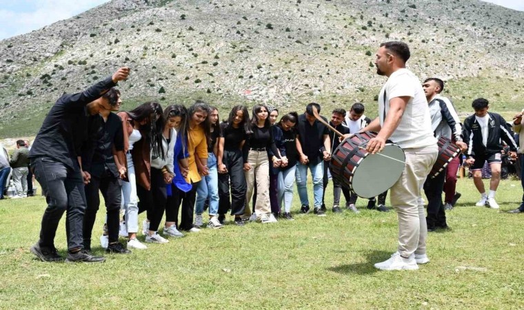 Arslantaş Mahallesinde Görkemli Bayramlaşma